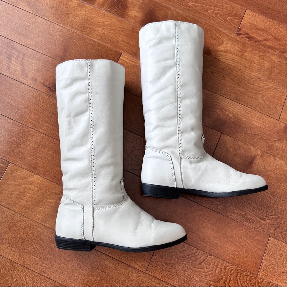 Shearling Canada made Indigenous Cream Boots Y2K, size US 7